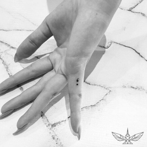 Quelle est la signification du tatouage point virgule ? — Bernard Forever