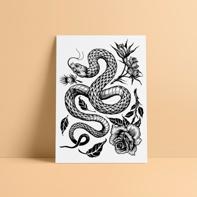 Tatouage éphémère noir "L'innocent" dessiné par Alixe Cooper et composé d'un dragon, de roses épineuses et de feuilles.